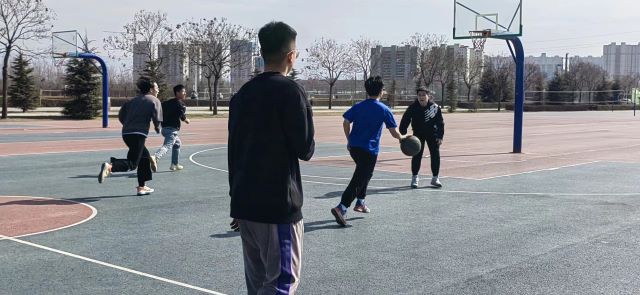 【完满团支部】热血篮球 不负青春——大数据学院、信息工程学院计科2210班完满团支部活动