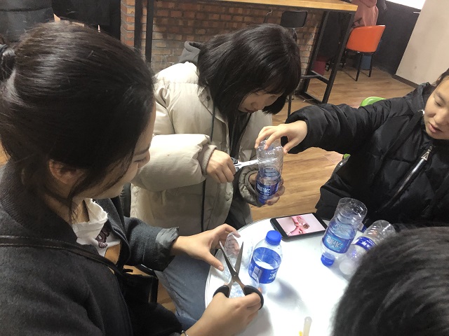 【完满班级】“生活处处有艺术”手工制作——数据1802班“心灵手巧 变废为宝”完满班级活动