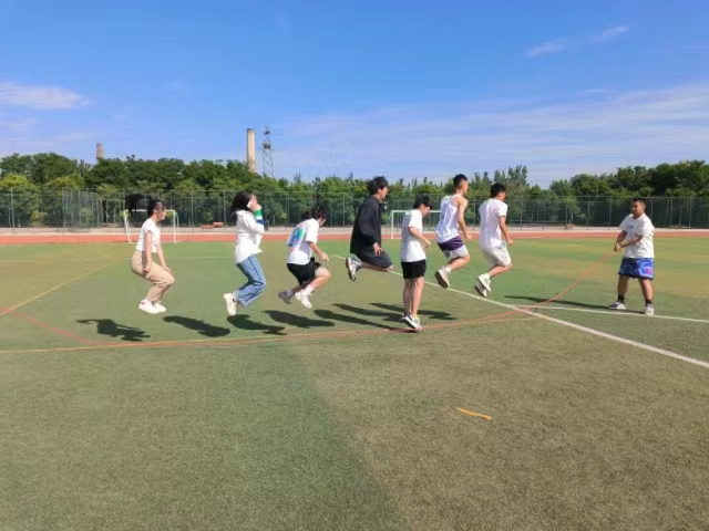 趣味跳跃 绳绳接力——淬炼·国际商学院班级团体跳绳比赛
