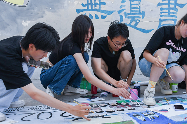 以笔定格毅力 以画篆刻爱意——艺术传媒学院完满团支部“绘”青春