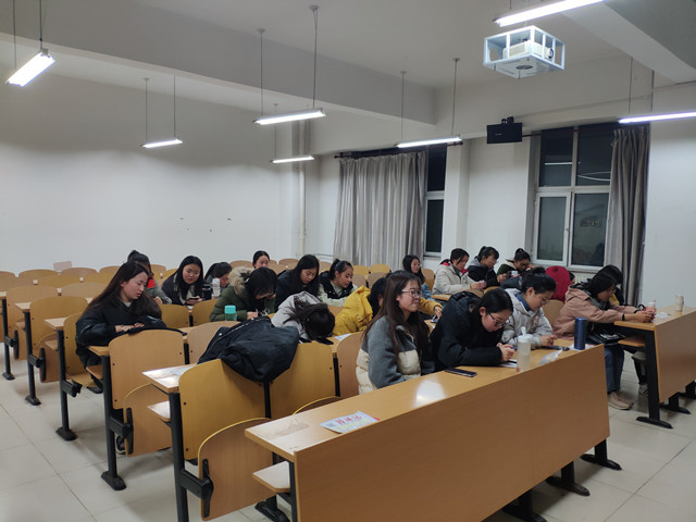 【完满班级】“艺”见钟情 “音”你而美——外国语言文学系英语1803班、1804班12月完满班级活动