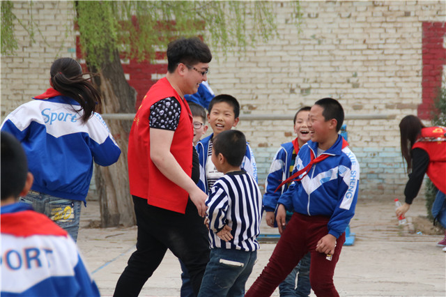 传递正能量第449期:机电工程系“小蜜蜂计划”之“奋进学知”公益活动