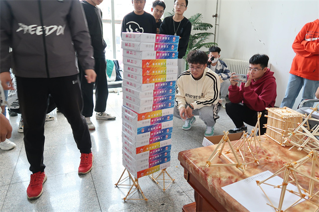 绿色环保 筷筷行动——大数据学院、信息工程学院第七届“拍手称筷”空间结构大赛