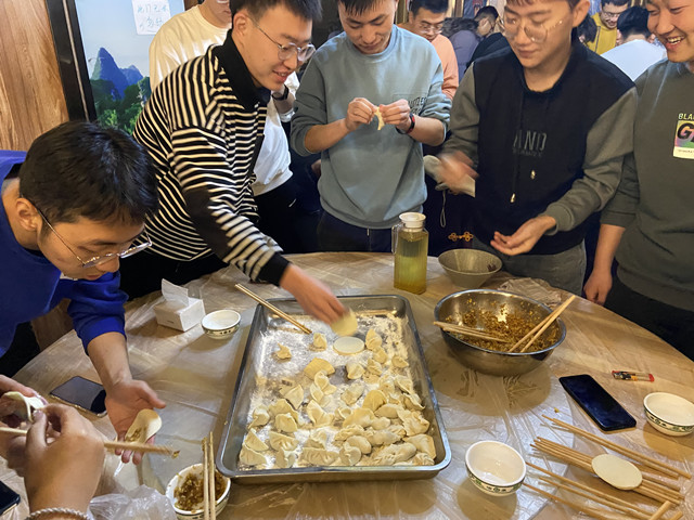 【完满班级】智能工程学院电气2002班 机器人2101班 通信2001班 机制2105班完满班级活动合集 热乎的饺子 热乎的心