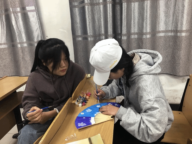 【完满班级】体验手绘魅力 共享DIY乐趣——食品与环境学院园林2002班完满班级活动