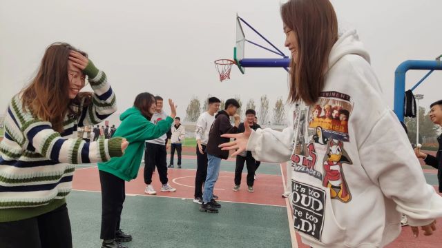 【完满班级】趣味竞速比赛 增添你我友谊——大数据学院、信息工程学院计科2214班完满班级活动