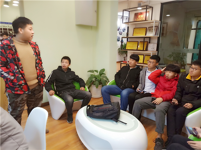 【完满班级】研讨共进步 携手完满路——网工1802班班级座谈会