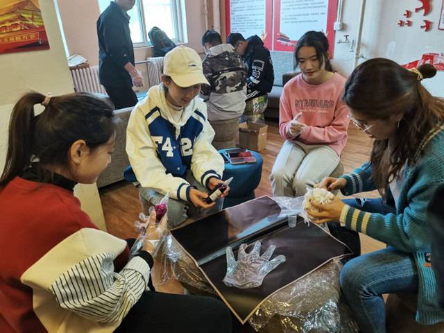 【完满班级】遇见扎染 非遗传梦之旅——淬炼·国际商学院财务2002班完满班级活动