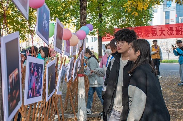 2021平遥国际摄影大展校内巡展开幕