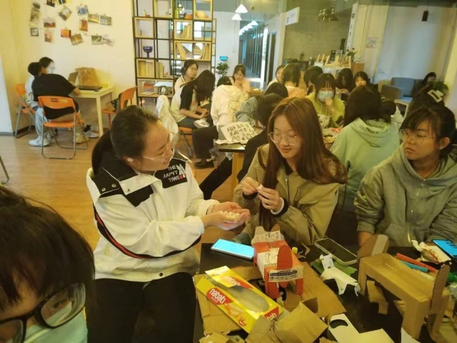 无悔青春 逐梦星河——商务英语学院五月上旬完满团支部活动集锦