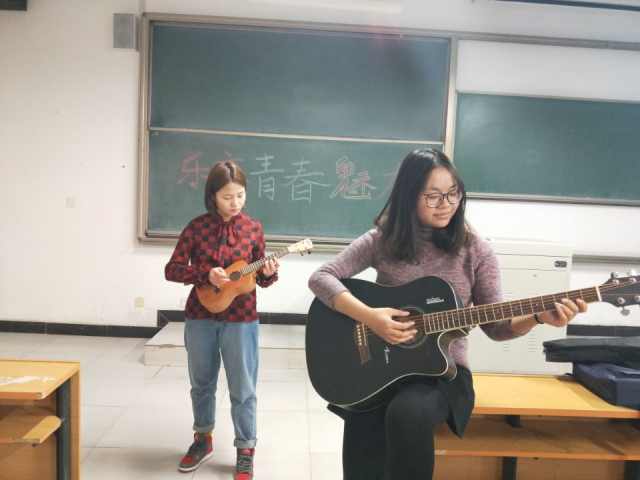 【完满班级】品味人生 乐享青春——淬炼商学院举办“创”享青春主题活动（二十九）