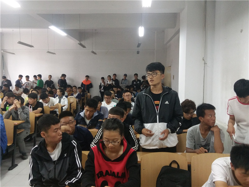 机电工程系共话完满班级建设宣讲会