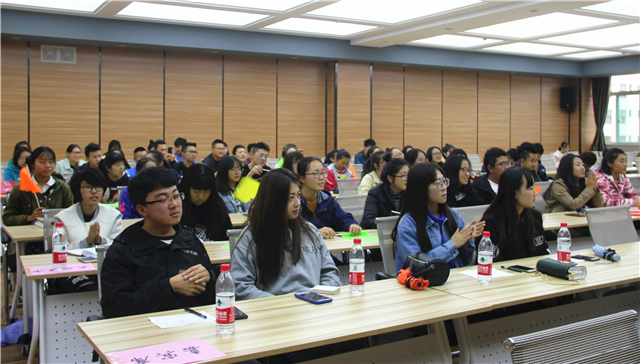 迈步新征程 铸就新辉煌——远景学院举办第78期乌马河周末文化广场活动