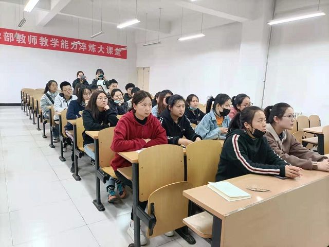 【完满班级】读红色经典故事 伴书香文化假日——食品与环境学院食安2002班完满班级活动