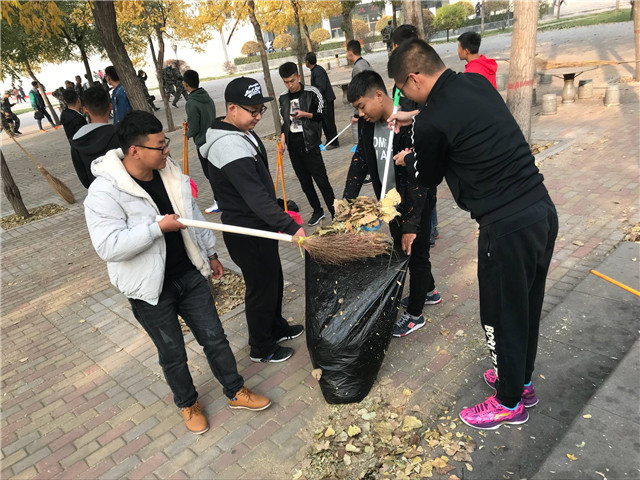 【完满班级】可怜秋叶无人识 林中萧瑟冷风知——机电工程系自动化1701班举办完满班级活动还信院一抹清洁