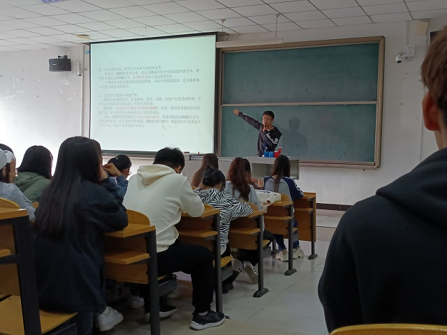 【辅导员说完满】心怀感恩 所遇皆温柔——淬炼·国际商学院2021级辅导员说完满活动