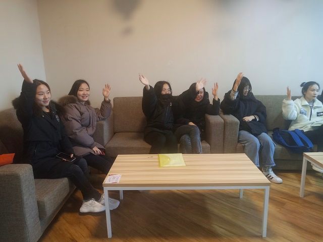 【完满班级】纯本自然  原生家园——艺术传媒学院环设1805班举办“手下留情，足下留青”环保题材手绘活动