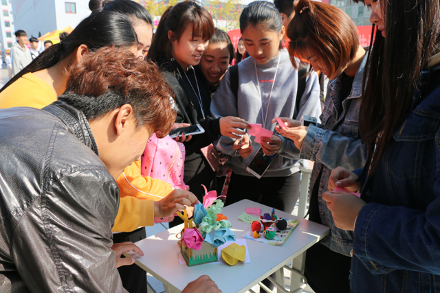 艺术传媒系举办第四届“传媒杯”宿舍创意DIY作品大赛