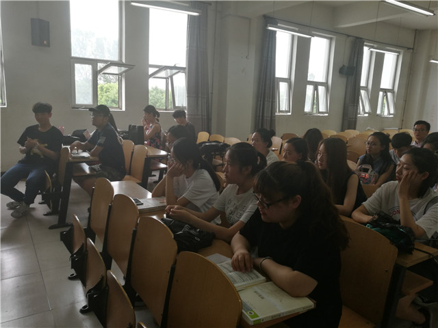 【完满班级】青春的路上  你我同行——淬炼商学院五月完满班级主题活动（二十六）