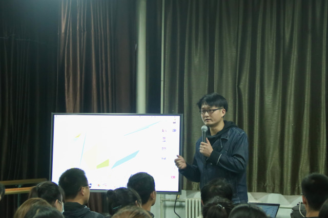 【传媒沙龙】掌握摄影技巧 感受图片魅力