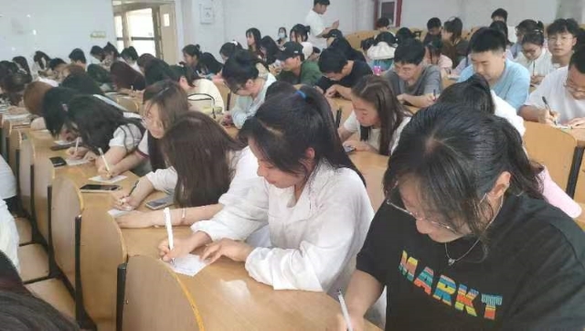 【辅导员说完满】追光而遇 沐光而行——淬炼·国际商学院2021级辅导员说完满活动