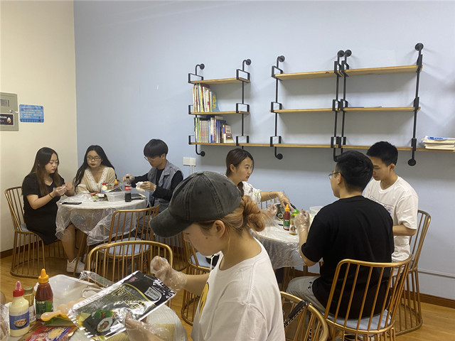 【完满班级】珍惜青春缤纷时 挑战人生至高点——经济与管理学院五月完满班级活动纪实（七)