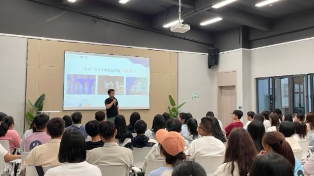 经济与管理学院五月辅导员说完满合集