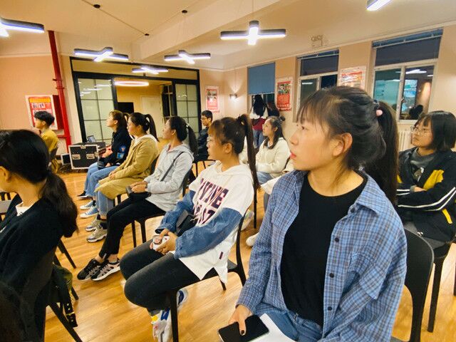 【完满班级】凝结公益之绳 弘扬志愿精神——外国语言文学系经贸1901班、经贸1902班10月完满班级活动