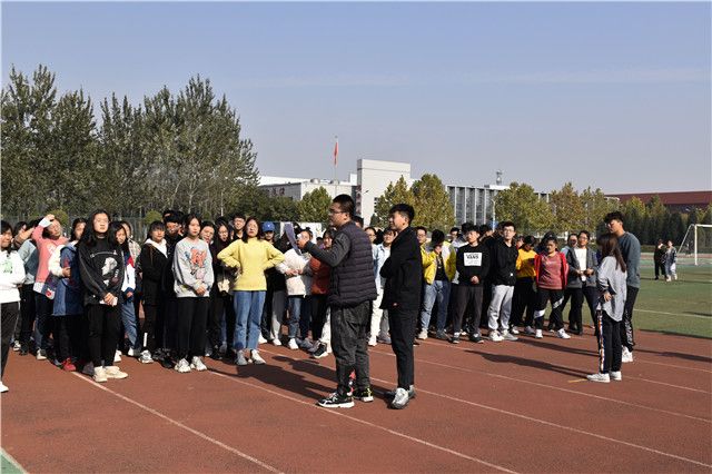 【社团快讯】精诚团结 同舟共济——食品与环境学院“飞扬青春 万众一心”趣味运动大赛