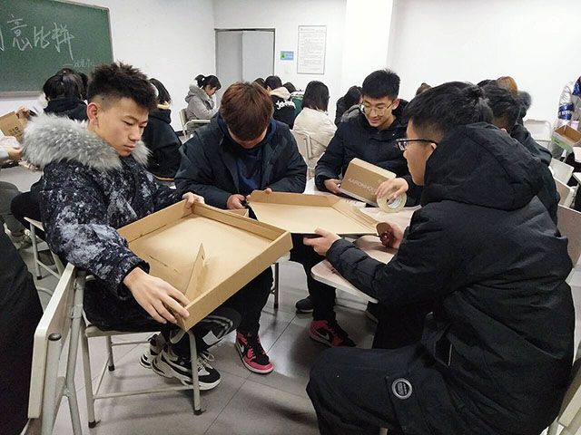 【完满班级】心灵手巧 变废为宝 ——艺术传媒学院视觉1902班“我秀我新，创意比拼”变废为宝动手能力大比拼