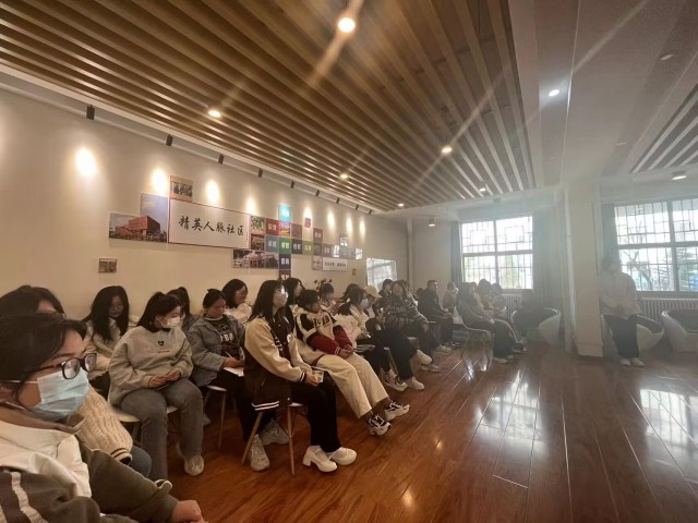 【完满团支部】追寻雷锋脚步 触碰中华美德——商务英语学院英语2201班完满团支部活动