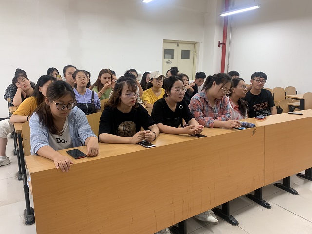 【完满班级】淬炼商学院9月完满班级主题活动回顾（三十八）——财务管理1709班“喜迎中秋 欢度佳节”完满班级活动