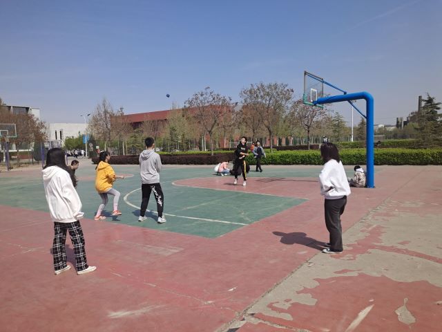 【完满班级】齐解结 共合作——艺术传媒学院环设1901班合作解手链竞技比赛