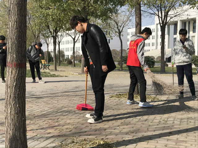 【完满班级】欢声笑语 乐聚一堂——淬炼商学院举办“善”行青春主题活动（三十）