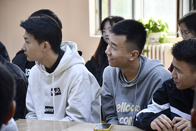 手机摄影 刻录美好青春年华——大数据学院、信息工程学院举办“摄影刻录美好青春年华”主题活动