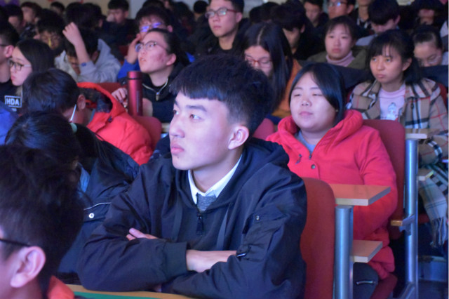 笔墨纸砚书香年华 学富五车一决高下 ——“金融杯”经济管理系专业知识竞赛