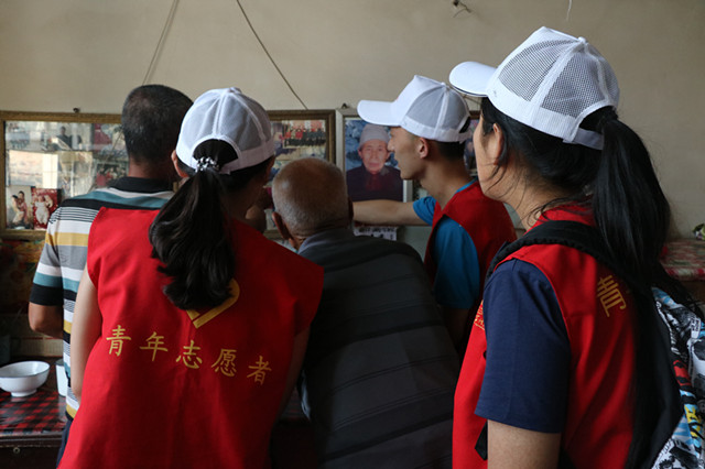 【三下乡】实践纪实：鲜活的“两学一做”教科书——外语系党员先锋队访韩村老党员干部纪实