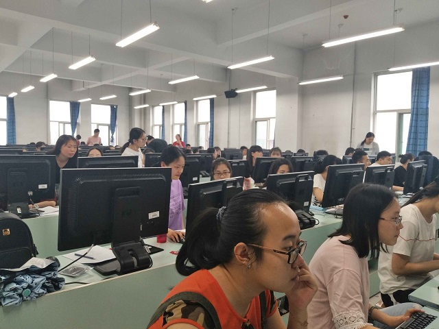 【完满班级】巧夺天工 寻找神绘CAD大师——食品与环境学院土管1602班开展“头脑风暴·智慧蓝图”班级CAD趣味绘图大赛