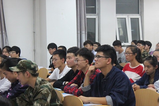 细细言说 愿得枫叶流舟——远景学院召开2017届新生见面会