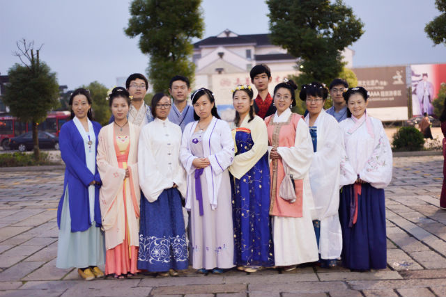 【社彩缤纷】我校佳夜汉服社参加第二届中华民族服饰展演暨中国西塘汉服文化周