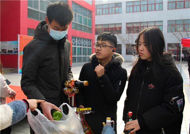 【社团快讯】美食美刻 芳香四溢——食品与环境学院第三届“舌尖上的诱惑”美食慈善品鉴会Ⅱ