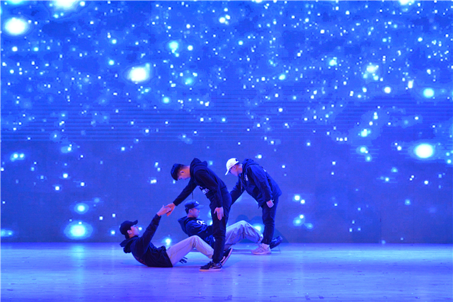 【社团巡礼节】第四届“我的青春我的团”社团巡礼节闭幕式暨DANCING PARTY星启舞八周年公演感动落幕