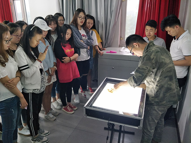 【完满班级】用画笔与指尖与最喜欢的你如期邂逅——艺术传媒系举办2016级完满班级活动