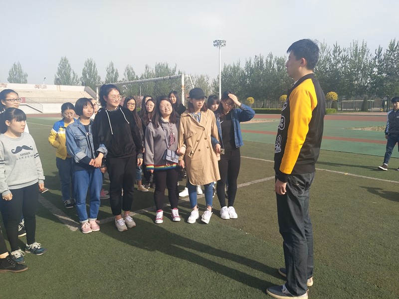 【完满班级】扬阳光气魄 展青春姿态——外语系举办4月完满班级活动