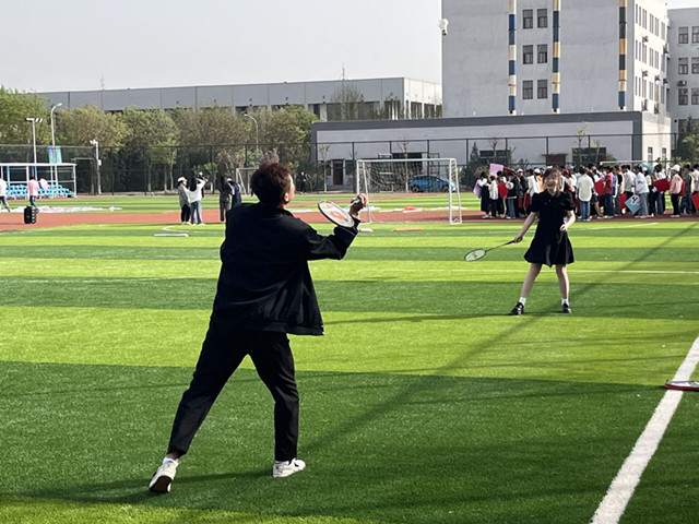 【完满团支部】“龙虎争霸”暖风羽毛球——大数据学院、信息工程学院物联(专升本)2203完满团支部活动