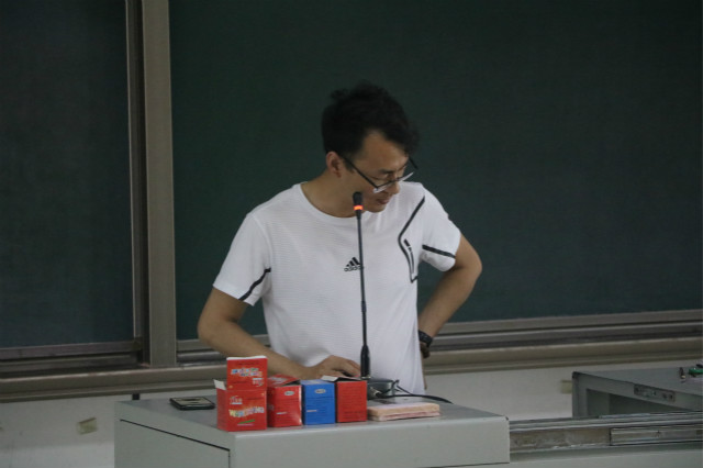 【辅导员说完满】诚信进行备考 安全度过假期——商务英语学院2020级辅导员说完满