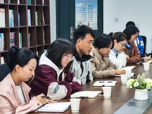 聚焦完满促成长 凝心聚力共发展——食品与环境学院开展完满教育工作调研座谈会