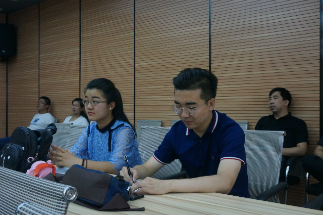 做完满的践行者 培养完满的人——2017-2018学年第二学期主题年级会(辅导员说完满)精品课件评比工作顺利落幕