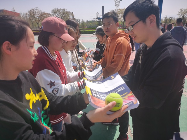 【完满班级】鸣奏青春旋律 抒写运动乐章——市场营销2001完满班级活动新闻稿