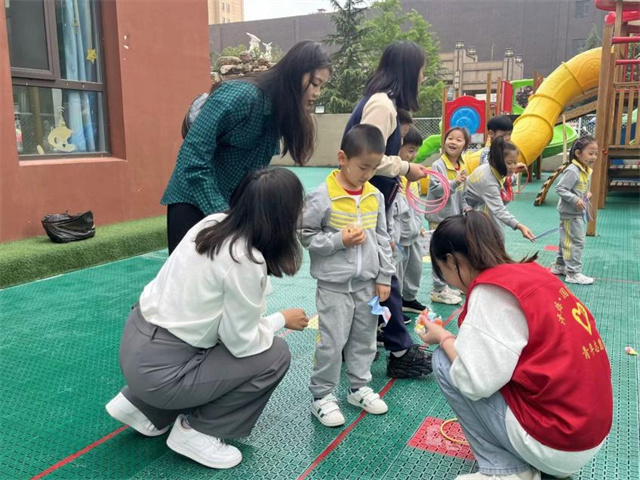 情暖“六一” 与爱“童”行——淬炼·国际商学院志愿者助力金色摇篮幼儿园“六一”特别活动